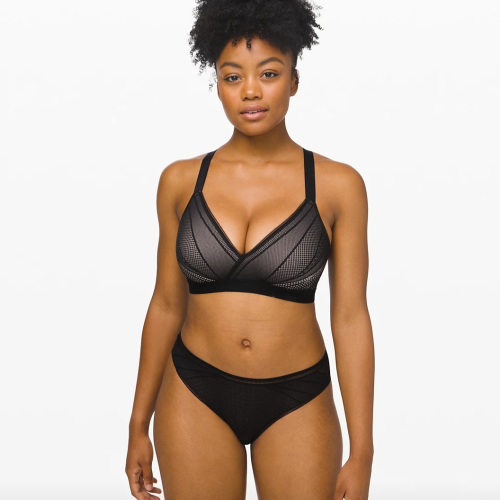 Lululemon NWOT awake to lace bra, 32D